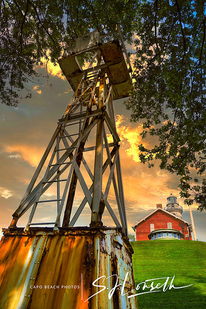 Old Fairport Harbor Light