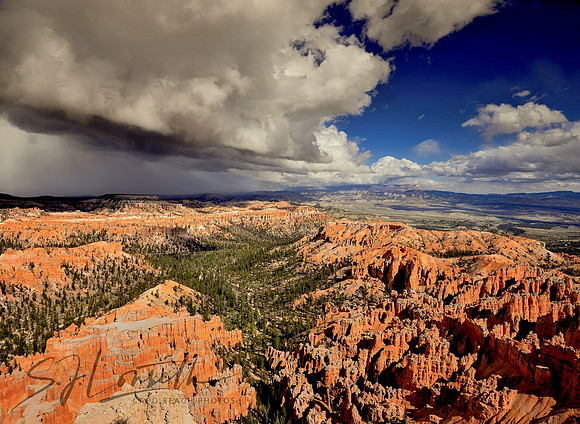 Bryce Canyon Amphitheater Valley_Looking East